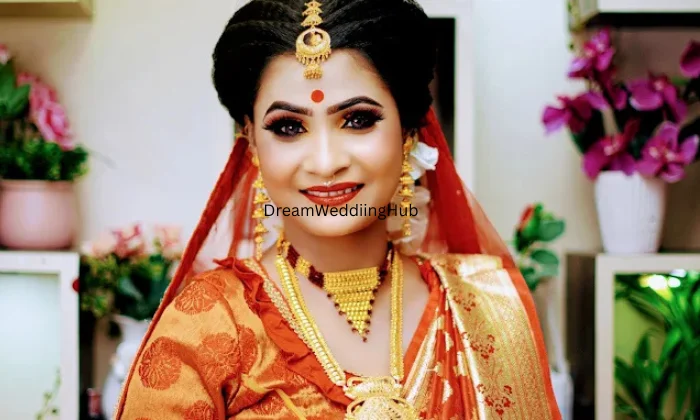 Riddhiz Makeup Studio  Academy